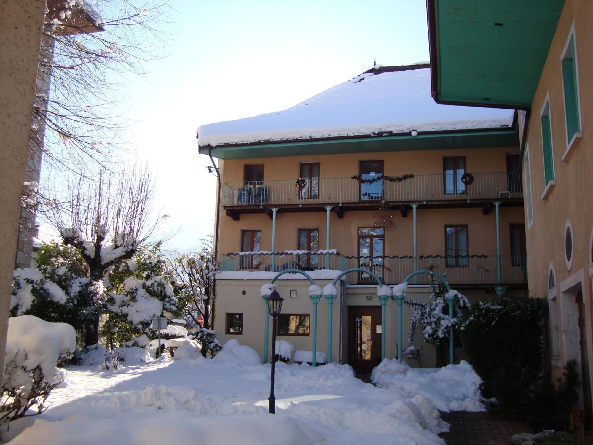 Hôtel de Genève , Faverges-Seythenex 74210, Haute Savoie Exterior foto